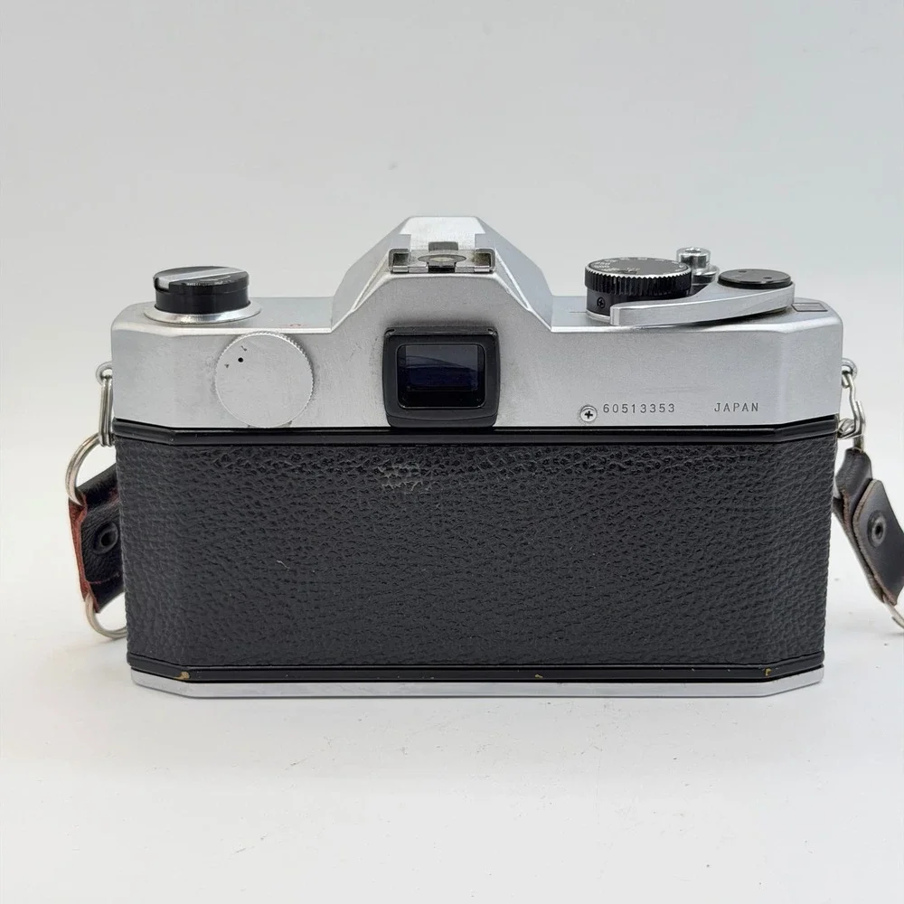 Yashica TL-Electro 35mm SLR Film Camera Body Silver Black M42 Mount 60513353